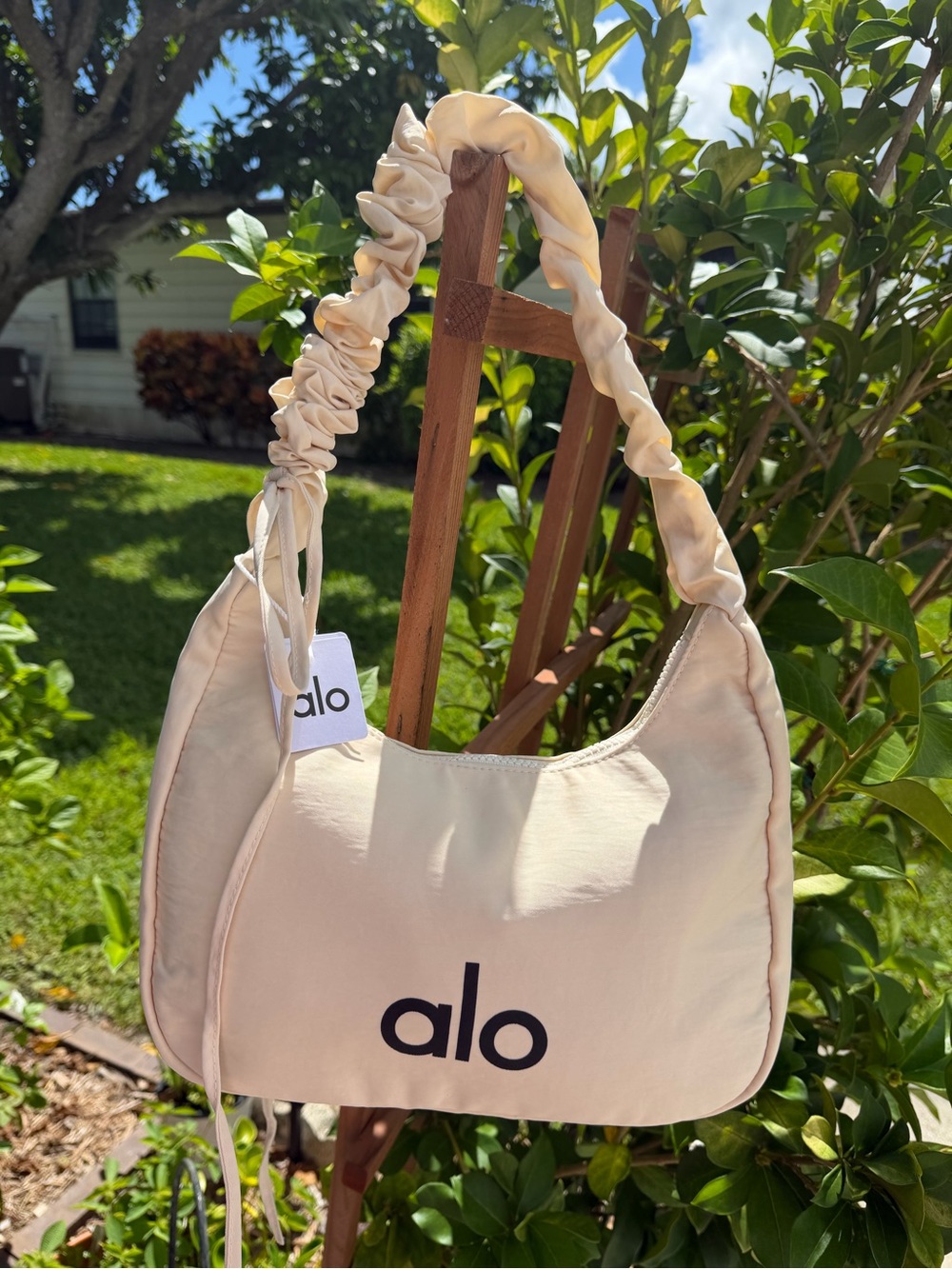 ALO YOGA Cream Shoulder/Crossbody Bag with Ruched Strap